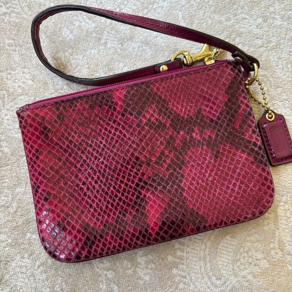 COACH Leather Zippered Wristlet Snakeskin Raspberry Pink Embossed Python Exotic - Picture 8 of 15